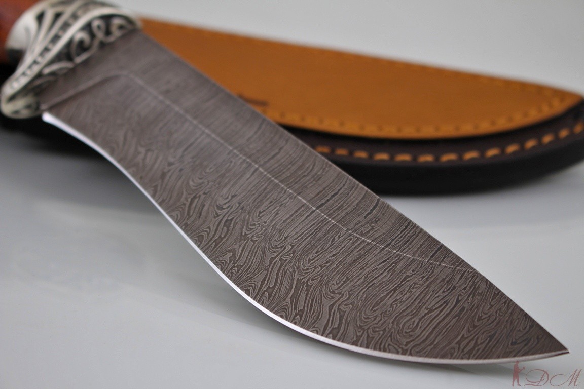 Охотничий нож "Егерь" Дамасская сталь. Рукоять дерево Бубинга Помеле.