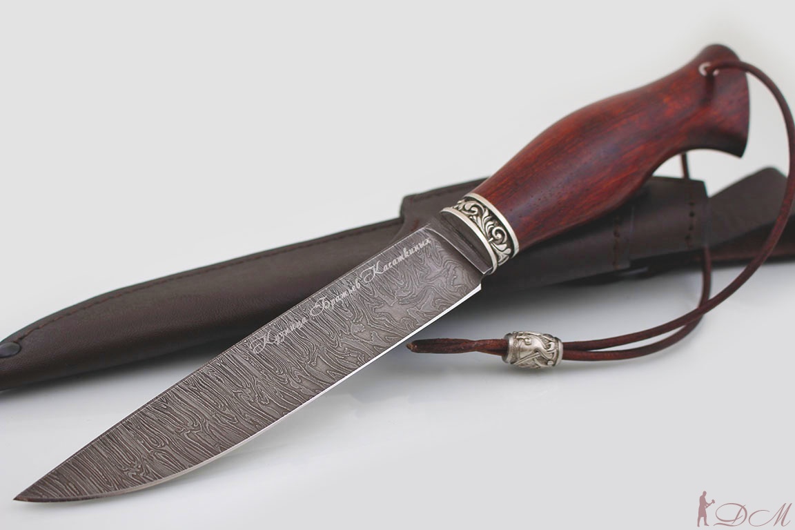 Охотничий нож "Лиса" Дамасская сталь. Рукоять дерево Бубинга Помеле.