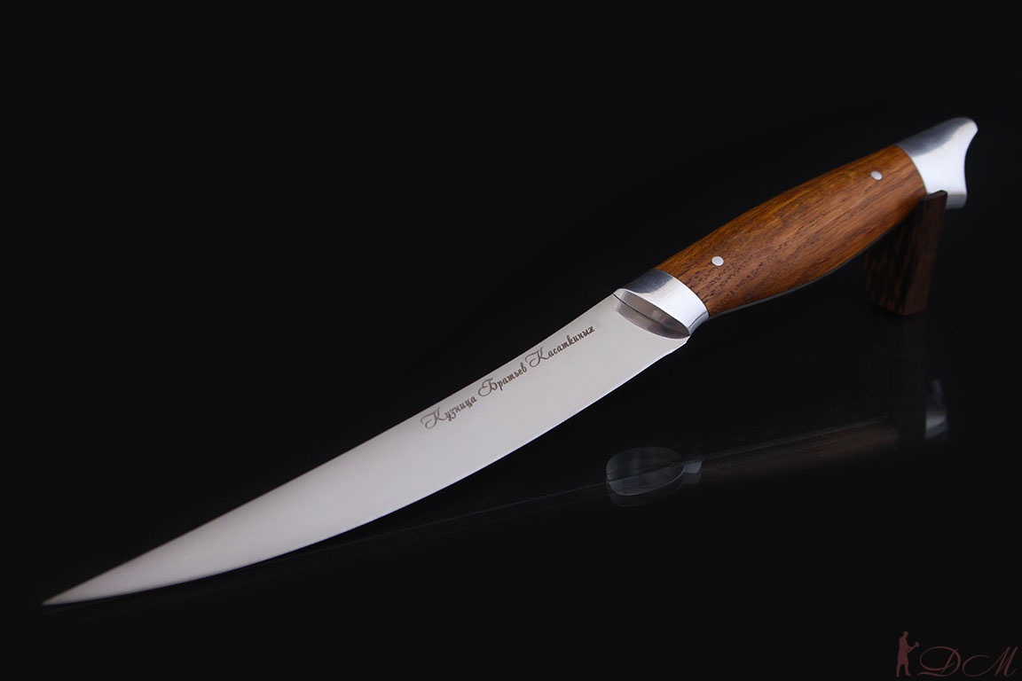 Филейный нож серии "Рататуй" AUS-8. Рукоять дуб.