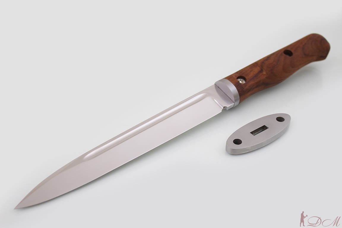 Боевой нож "Кобра" сталь 65Г. Рукоять Орех. 